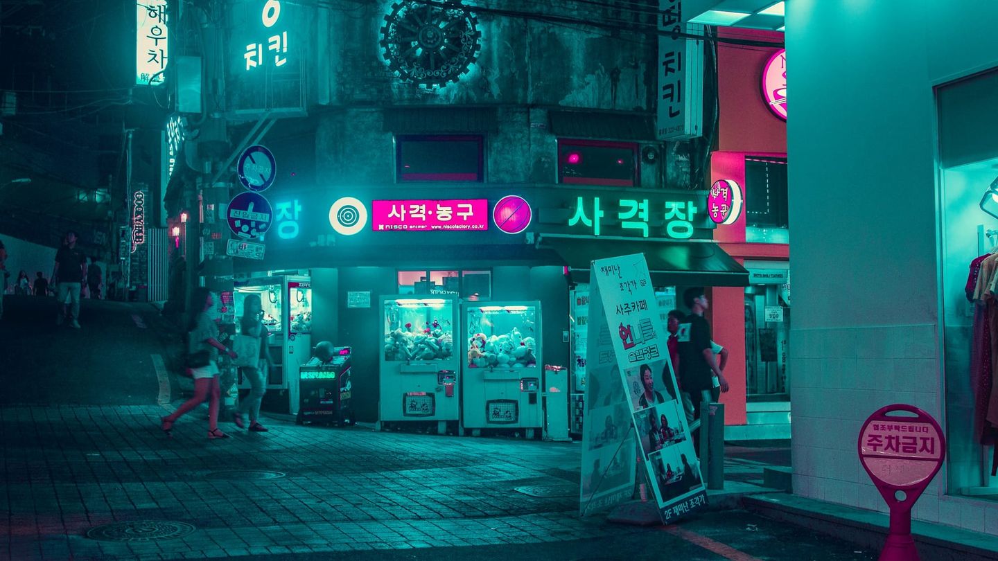 Seoul Pilots Fractional Police‑Box Real Estate