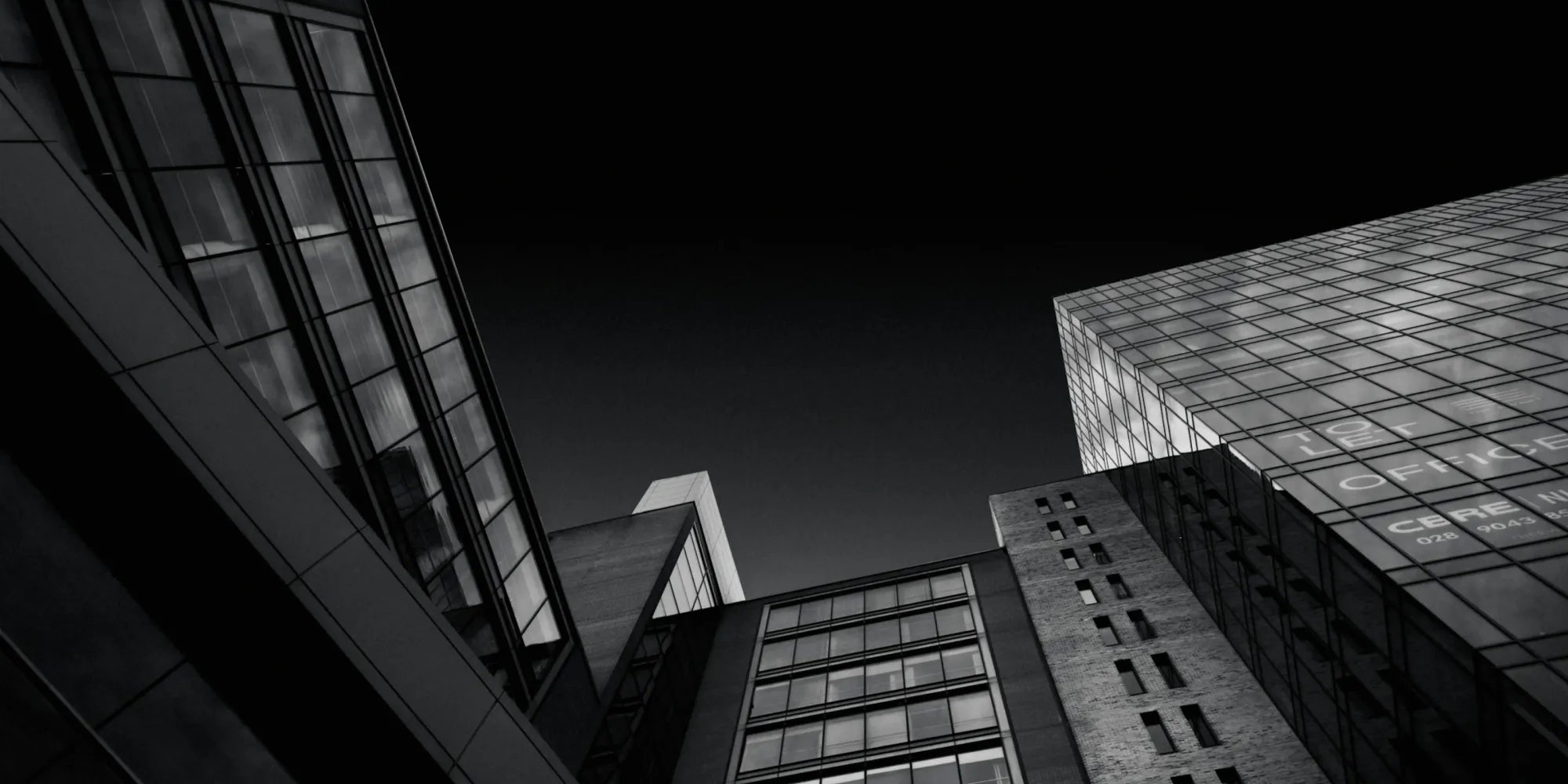 Cover image for Investor’s Checklist: what to check before buying real estate tokens_tokenizer_blog